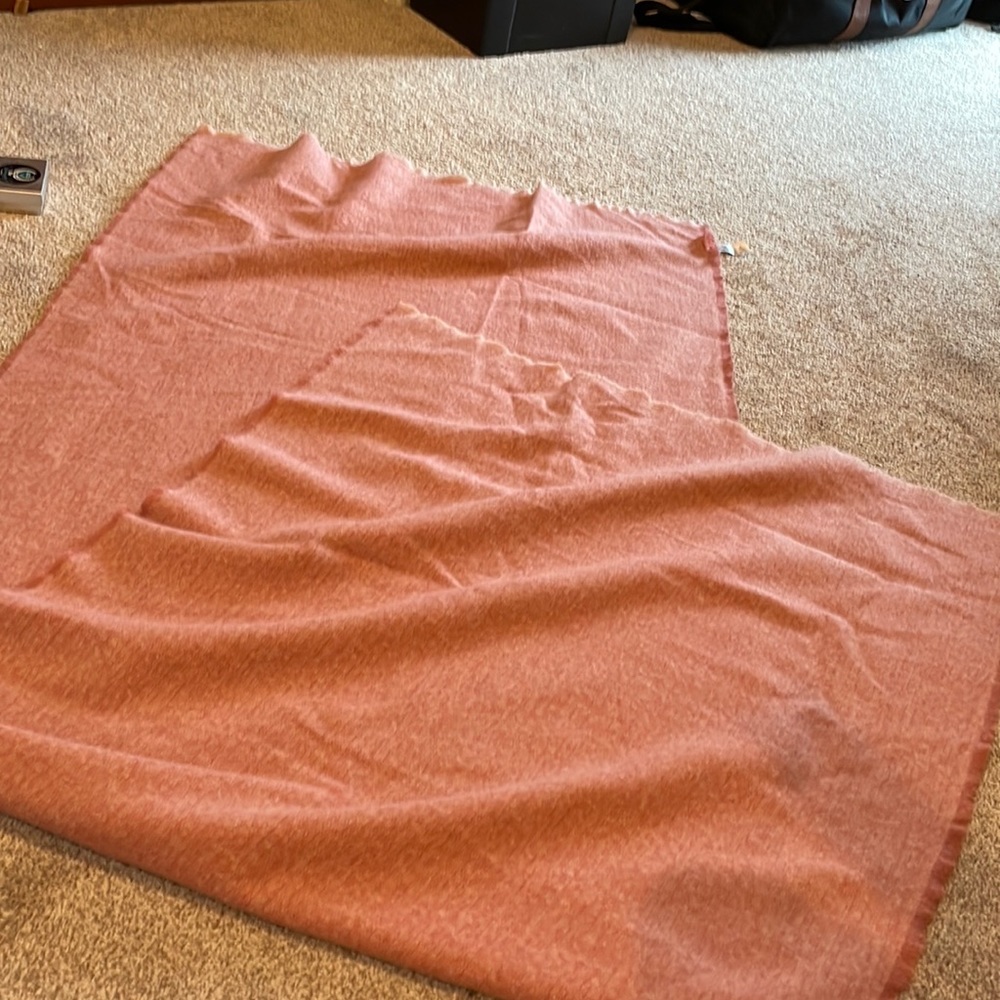 Old Navy Beautiful oversized pink scarf/Shaw